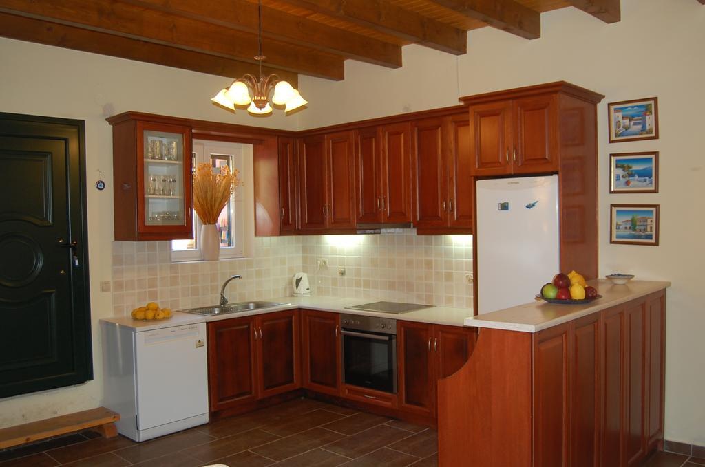 Chris And Nick Corfu Villa บูเกริ ห้อง รูปภาพ